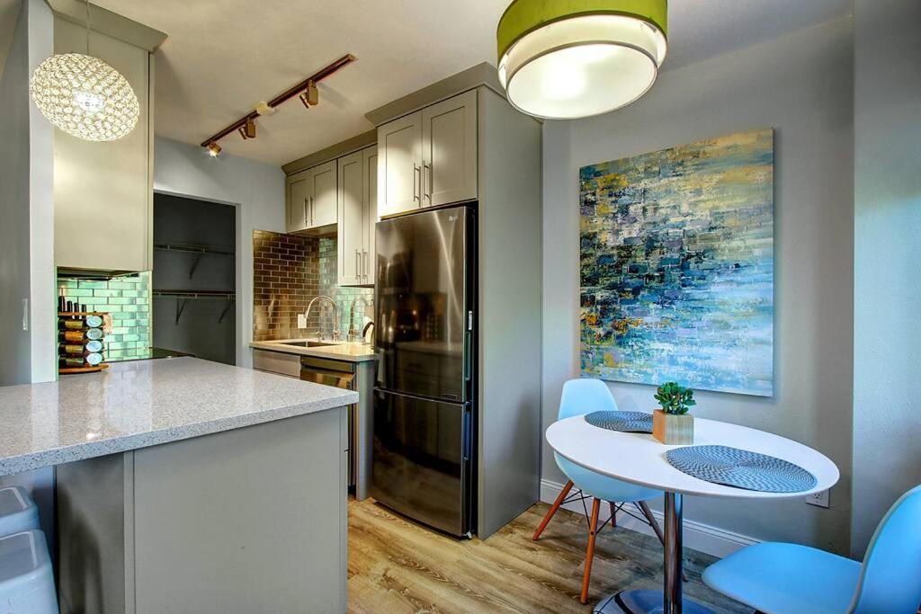 Modern Coastal Downtownking Bedwork Deskkitchen Ferienhaus Seattle